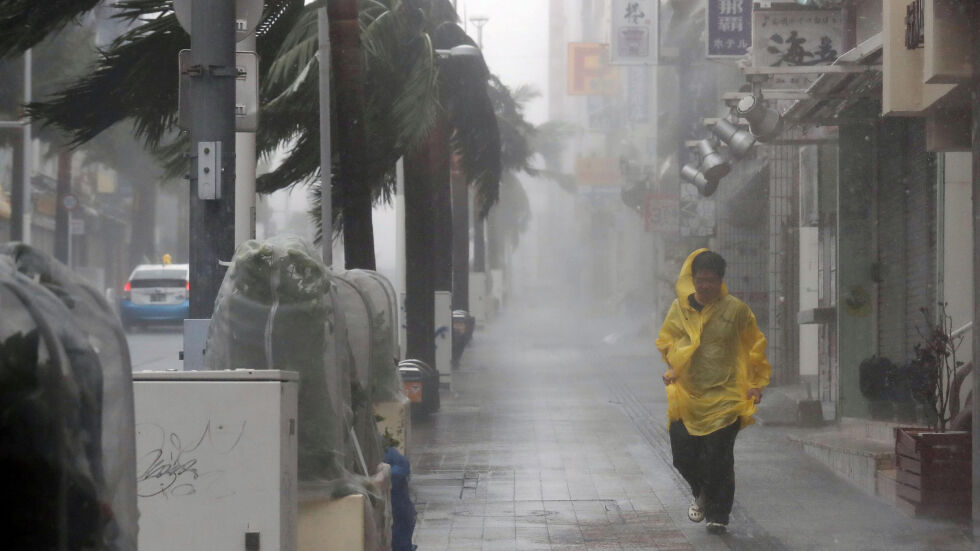 Супертайфунът „Трами” удари Япония