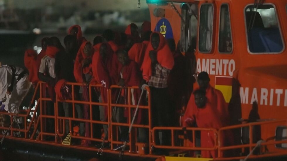 Испанската брегова охрана спаси близо 200 мигранти в Средиземно море
