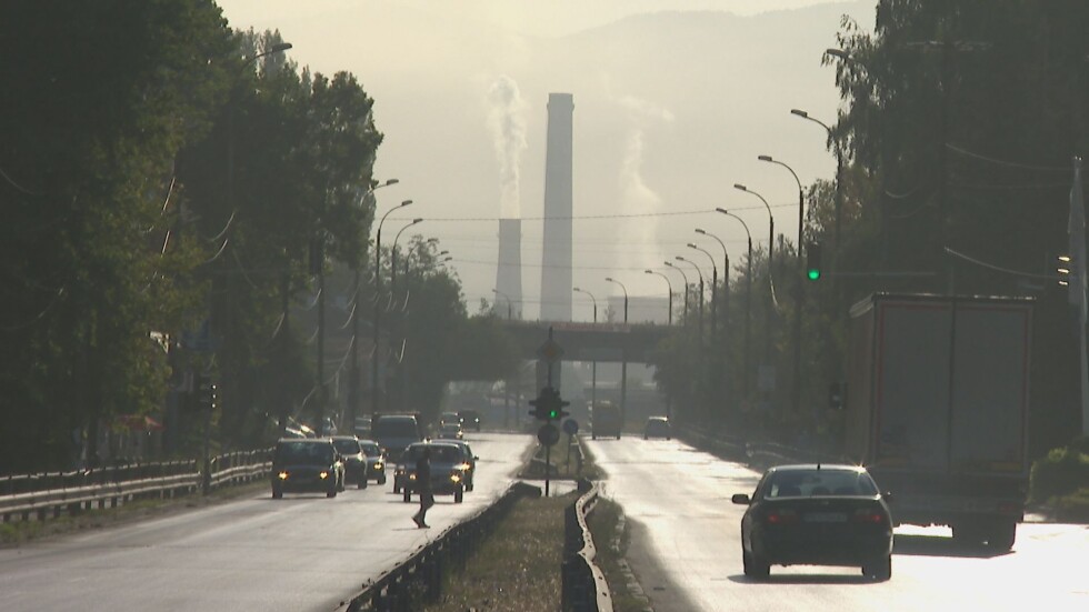 На фона на протести: МОСВ и общината търсят кой трови въздуха на Перник