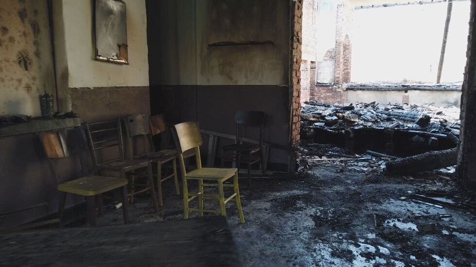 Стартира дарителска кампания на книги за изгорялото читалище в село Катрище