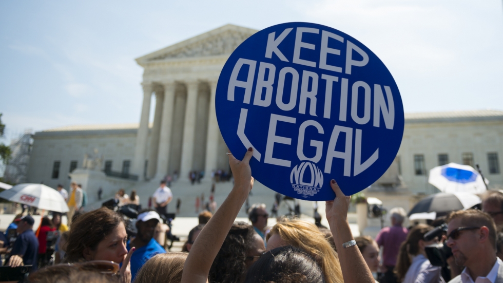 9 от 10 българи категорично подкрепят правото на легален аборт