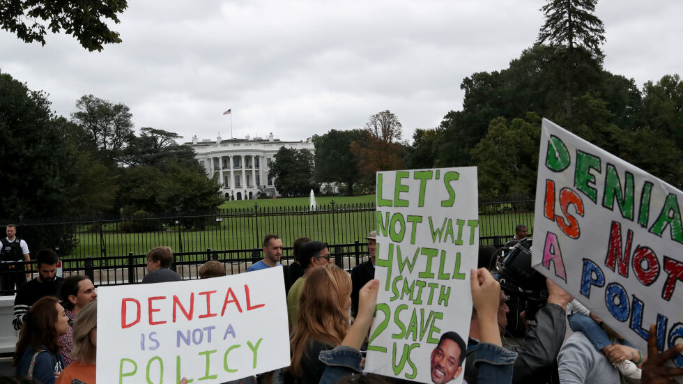 Протест пред Белия дом: Грета Тунберг призова хората да не се отказват да защитават климата