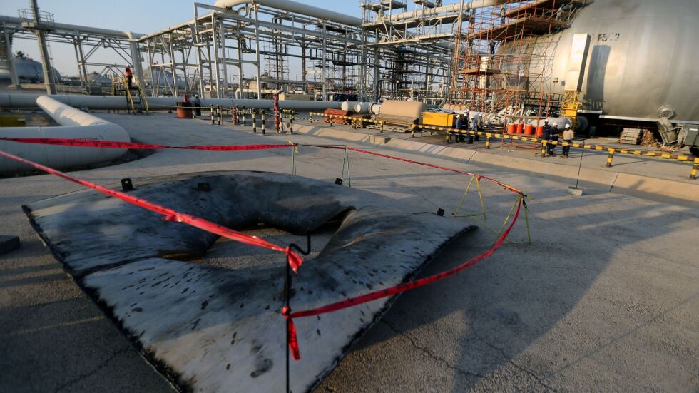 Саудитска Арабия показа първи кадри от пораженията в рафинерията