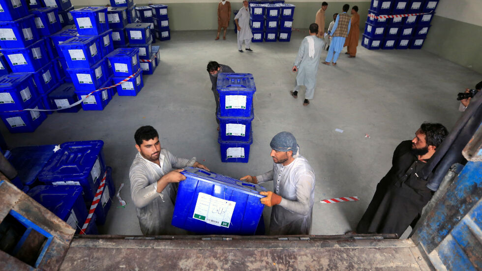 Афганистанците избират президент при засилени мерки за сигурност