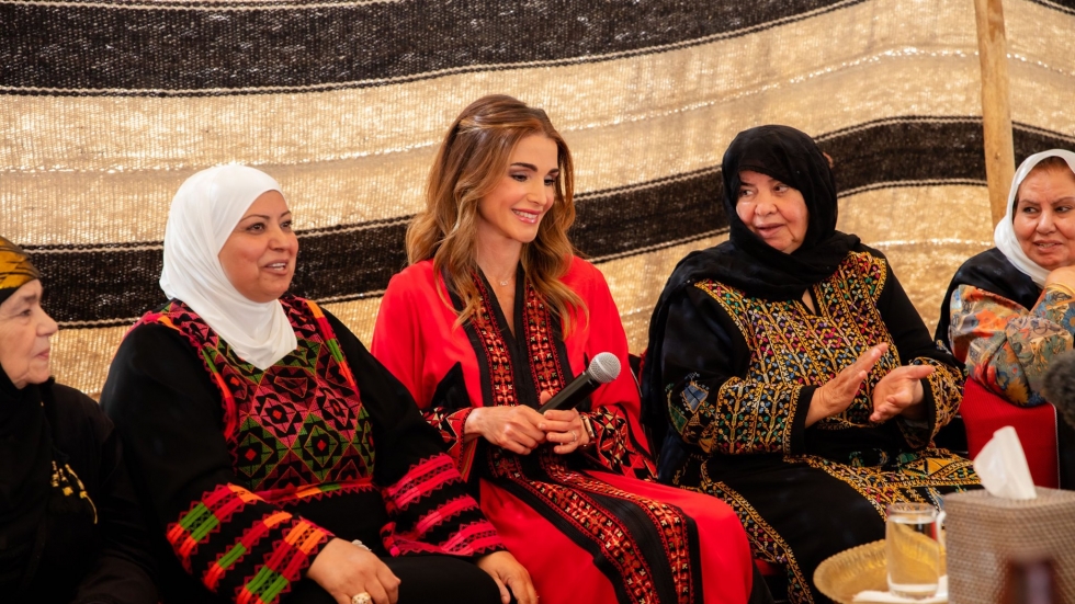 Любимката на Йордания: красивата кралица Рания празнува 50 г.  Коя е тя? (СНИМКИ)
