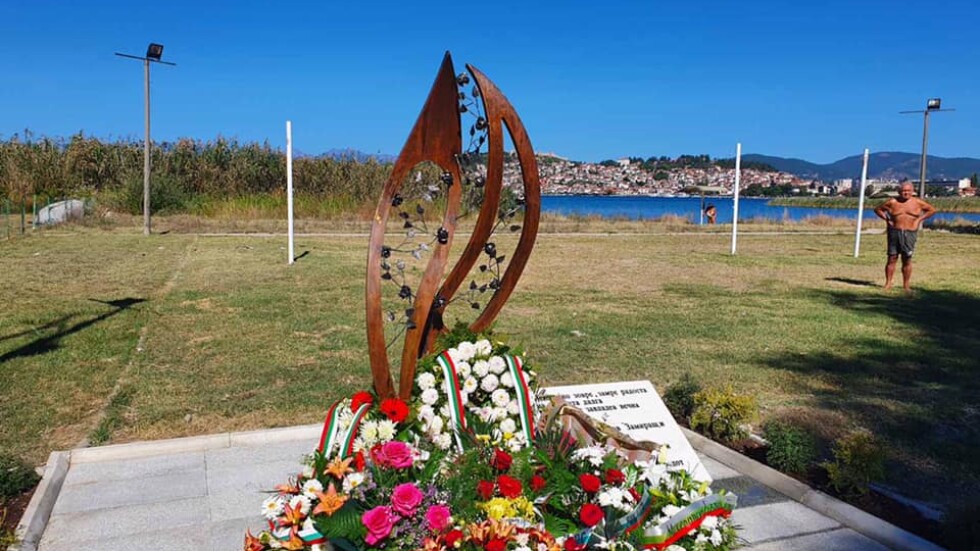 Откриха паметник на загиналите българи при потъването на кораба "Илинден"