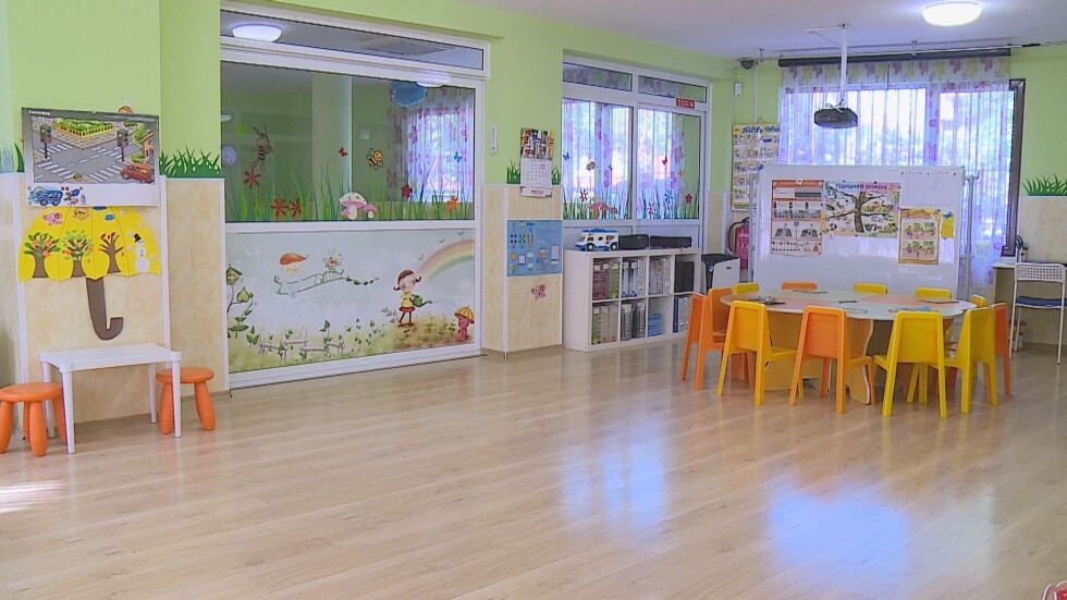 Отвориха врати дежурните детски градини за децата на медиците