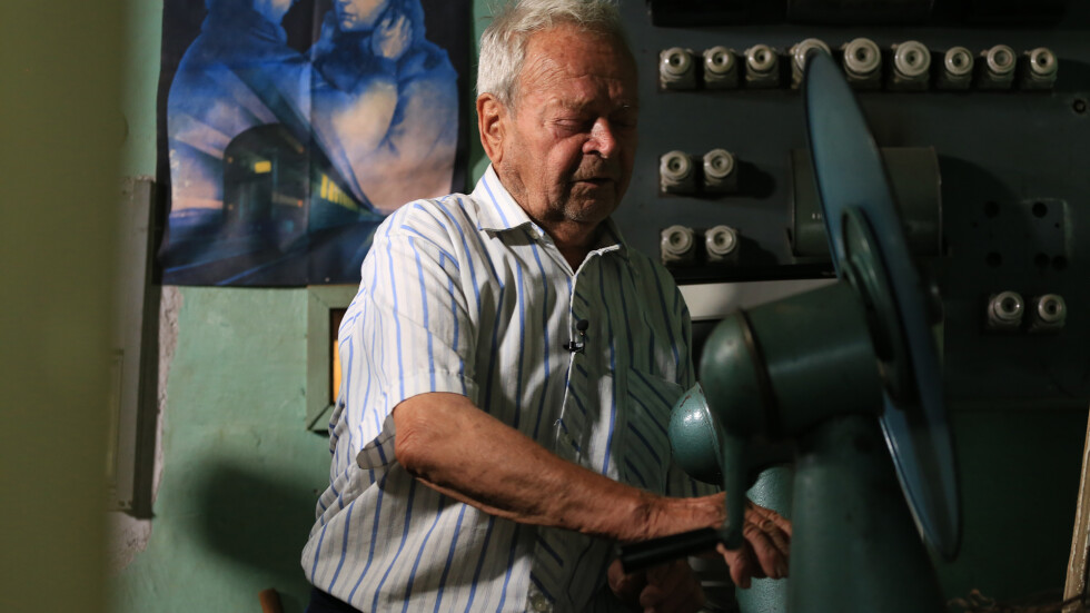 „Изгубени във времето“: Усмивки от старите ленти – традициите на киното в село Могилица