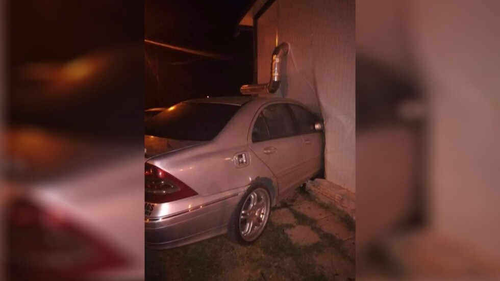 Шофьор без книжка се вряза в заведение във Варна, собственикът пострада тежко