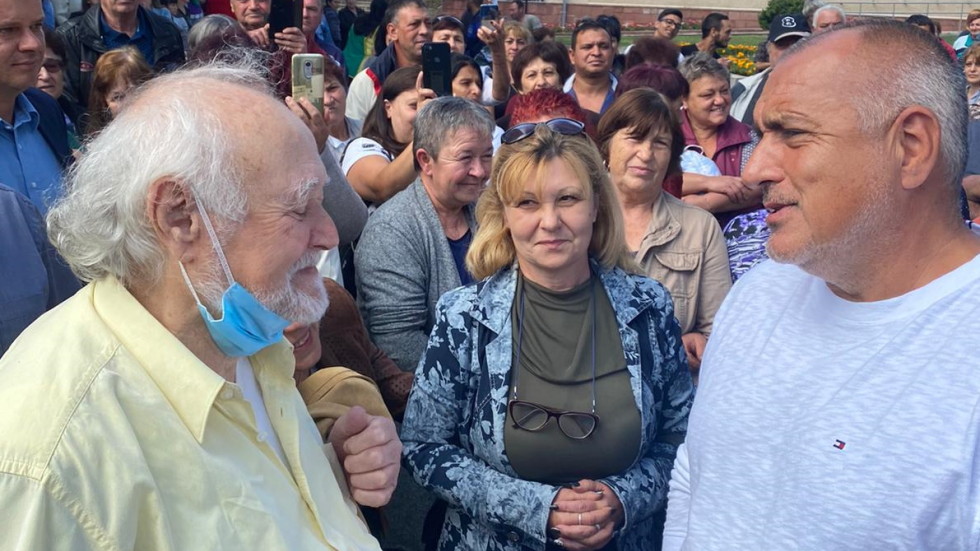 Борисов обеща по 50 лв. бонус към пенсиите до края на пандемията