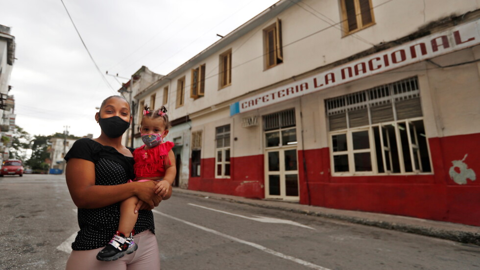 В Куба ваксинират срещу COVID-19 деца от 2 г. до 18 г.