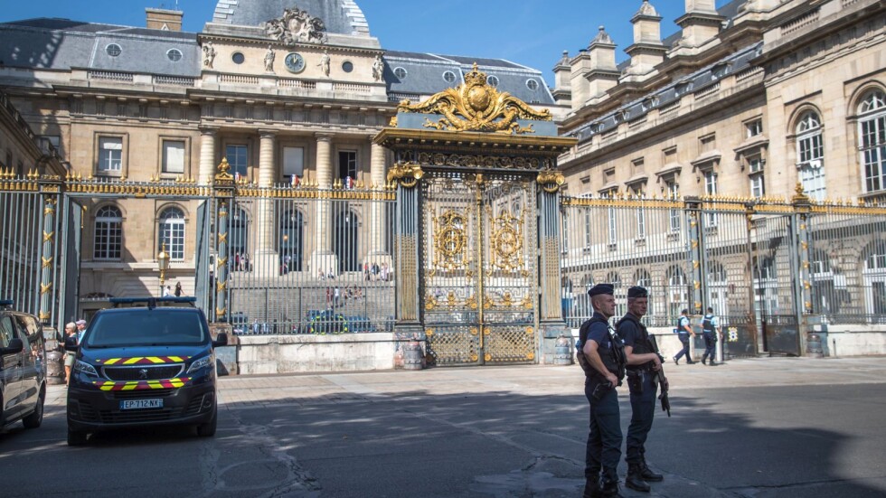 Исторически процес: Тръгна делото за атентатите в Париж през 2015 г. 