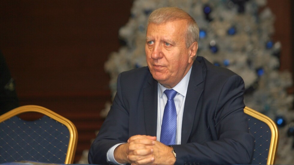 Александър Томов се кандидатира за президент 