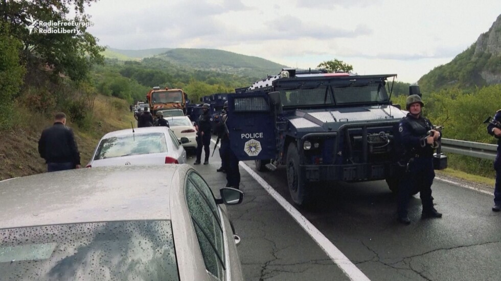 Блокади по границата: Засилва се напрежението между Косово и Сърбия