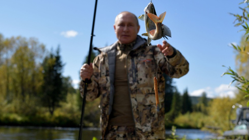 След самоизолацията, Путин отиде на риболов в Сибир (СНИМКИ)