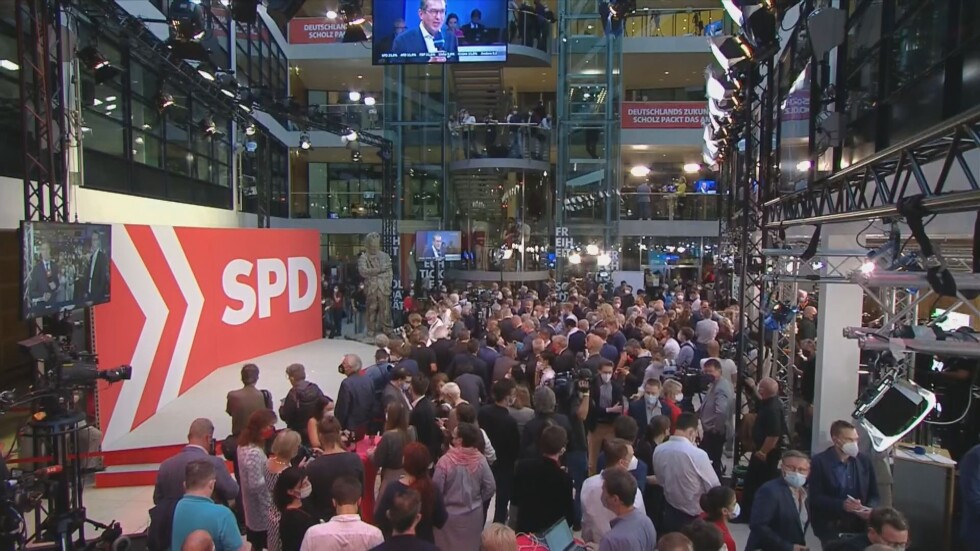 Първи изборни резултати: Социалдемократите засега водят с 26% от гласовете в Германия