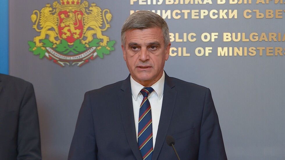 Служебният премиер Стефан Янев отговаря на въпроси на гражданите