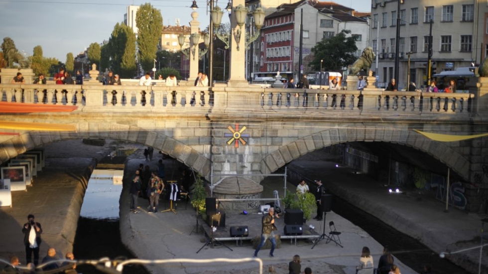 Там, край реката - арт срещи под столичния Лъвов мост