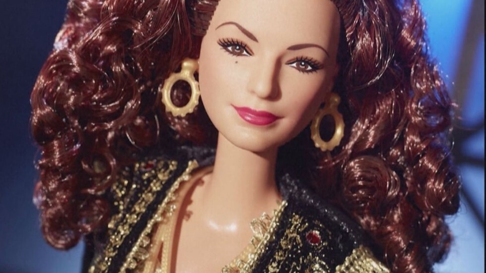 Необичаен подарък: Създадоха Барби "Глория Естефан" в чест на певицата 