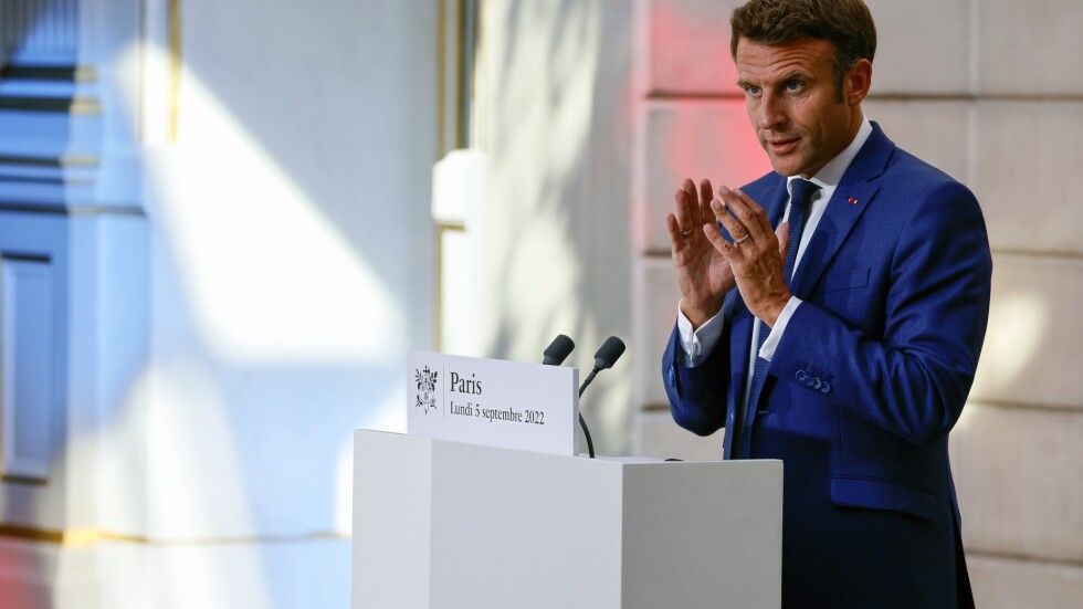 Френският президент отложи посещението си в Германия