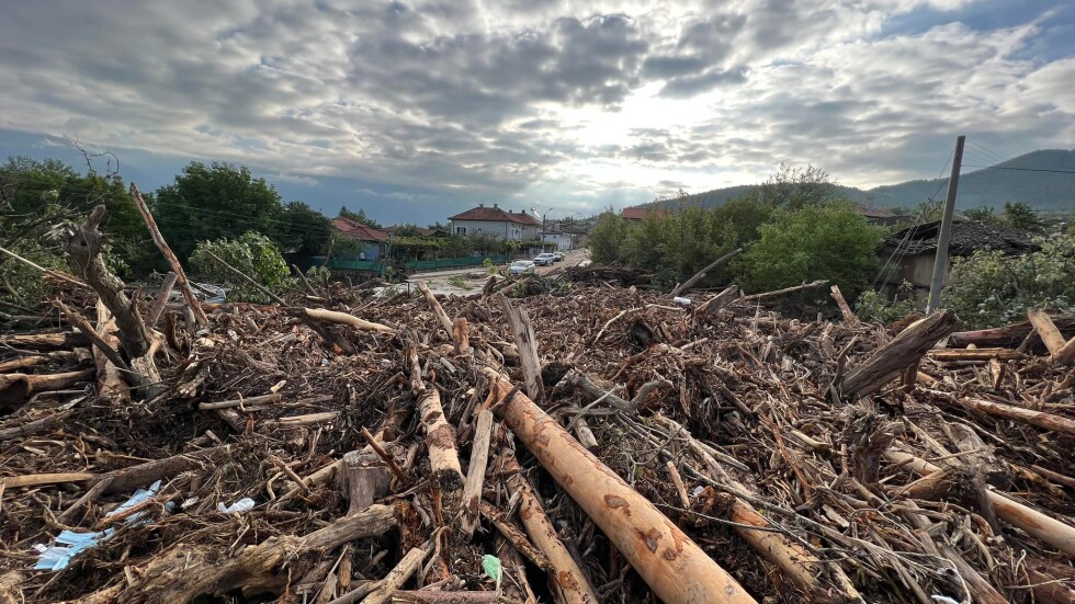  Карловско още не се е възстановило от потопа през 2022 година, само че парите свършиха 