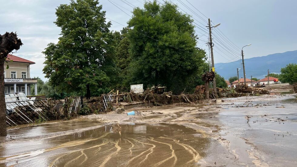 Ваксинацията срещу тетанус в наводнените села не била съгласувана със здравните власти