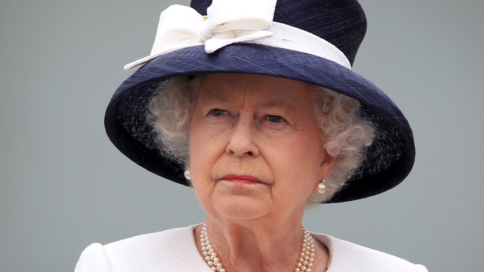 Спират снимките на "Короната" от уважение към покойната кралица Елизабет II