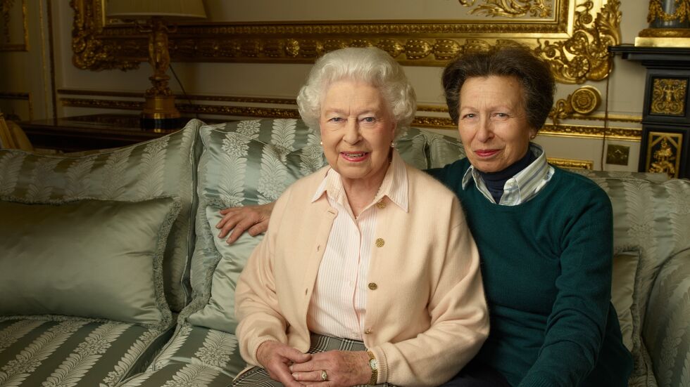 Принцеса Ан с първи думи след смъртта на Елизабет II: Беше чест да съм с майка ми в последното й пътуване