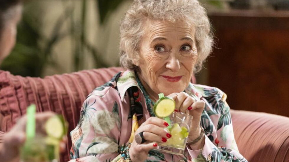 Португалска баба купонджийка забавлява зрителите на bTV Comedy в нов сериал
