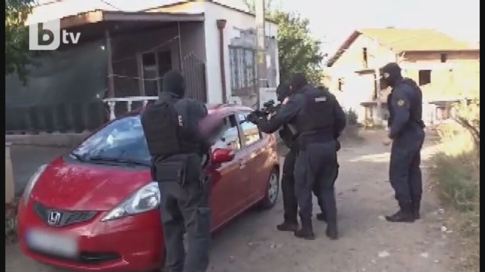 Ексклузивно: Задържането на ръководителя на канала за мигранти, свързан със смъртта на полицаите в Бургас (ВИДЕО)