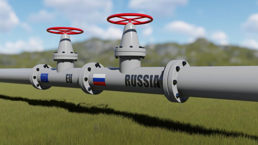 От днес влизат в сила два ценови тавана за внос на руски петролни продукти 