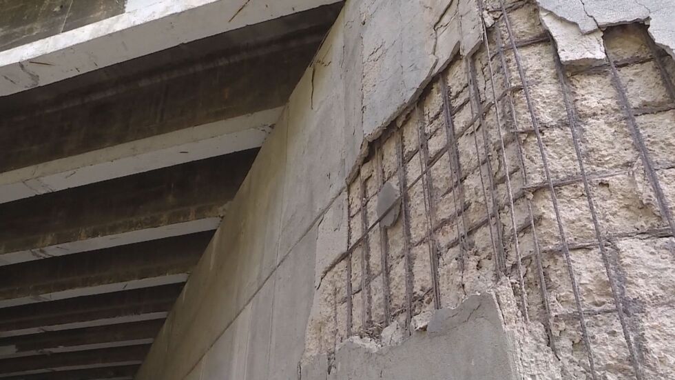 Опасен мост на магистрала "Тракия": Може ли съоръжението да падне?