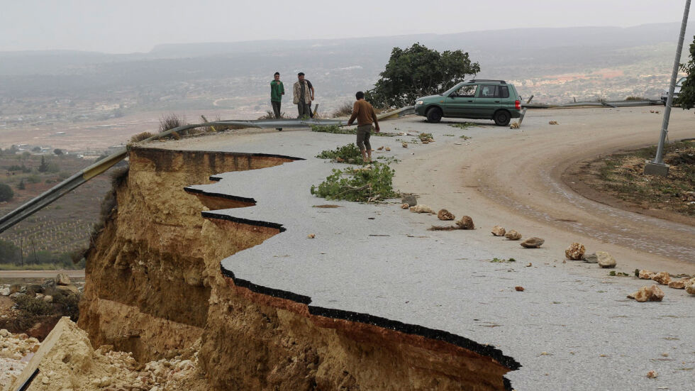 Над 2000 души са загубили живота си след наводненията в Либия (СНИМКИ)