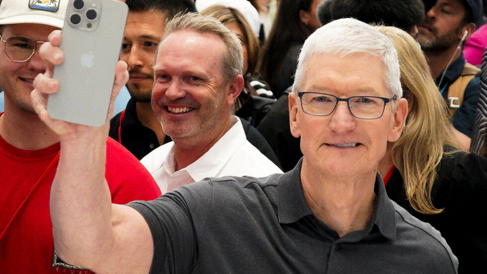 Инвеститор изчисли: Колко можеше да спечелилите, купувайки акции на Apple, вместо първия iPhone