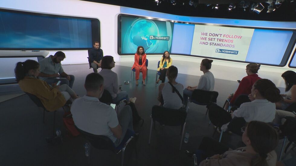 Журналисти от Украйна на гости в bTV: Обсъждат дезинформацията и войната