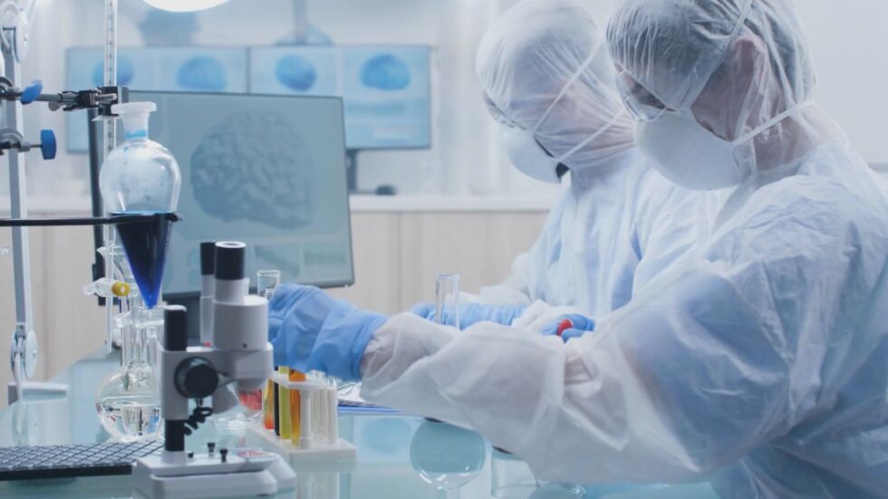 „Провери фактите“: Създават ли секретни лаборатории в Украйна биологични оръжия?