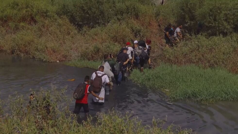 Критична ситуация в Тексас: Мигрантският натиск към САЩ нараства