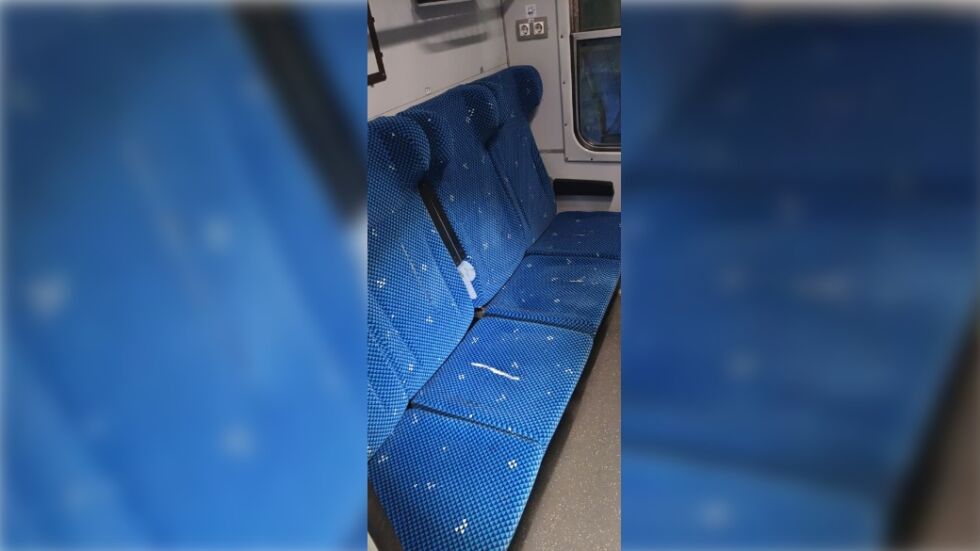 Вандали нарязаха чисто нови седалки във влак на БДЖ
