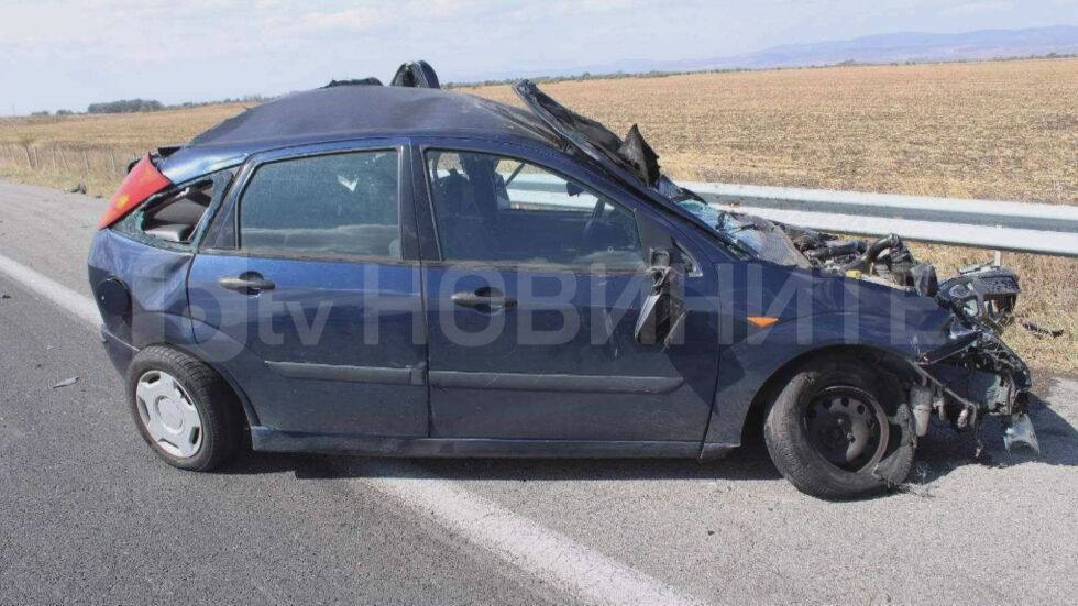 Дрогиран шофьор с 21 фиша уби млада жена, спряла в аварийна лента заради спукана гума (СНИМКИ)