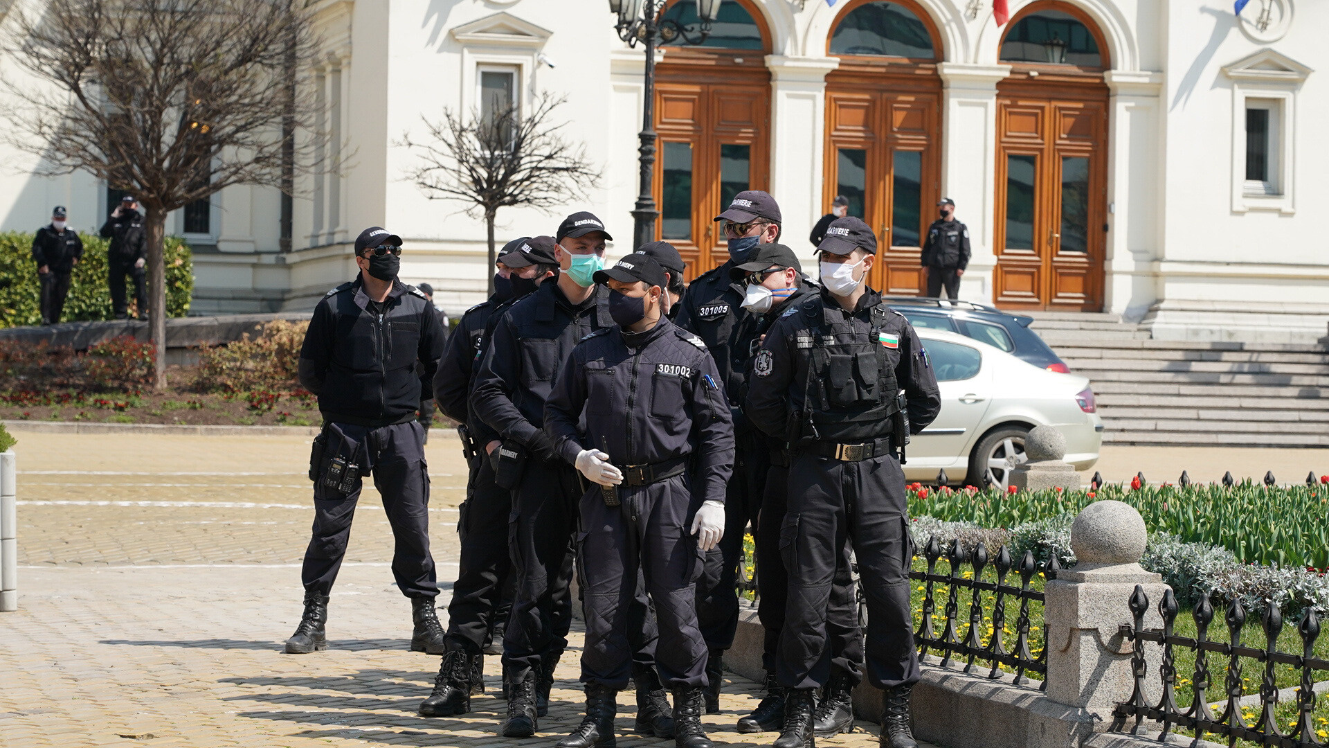 Протест пред Народното събрание завърши с арест