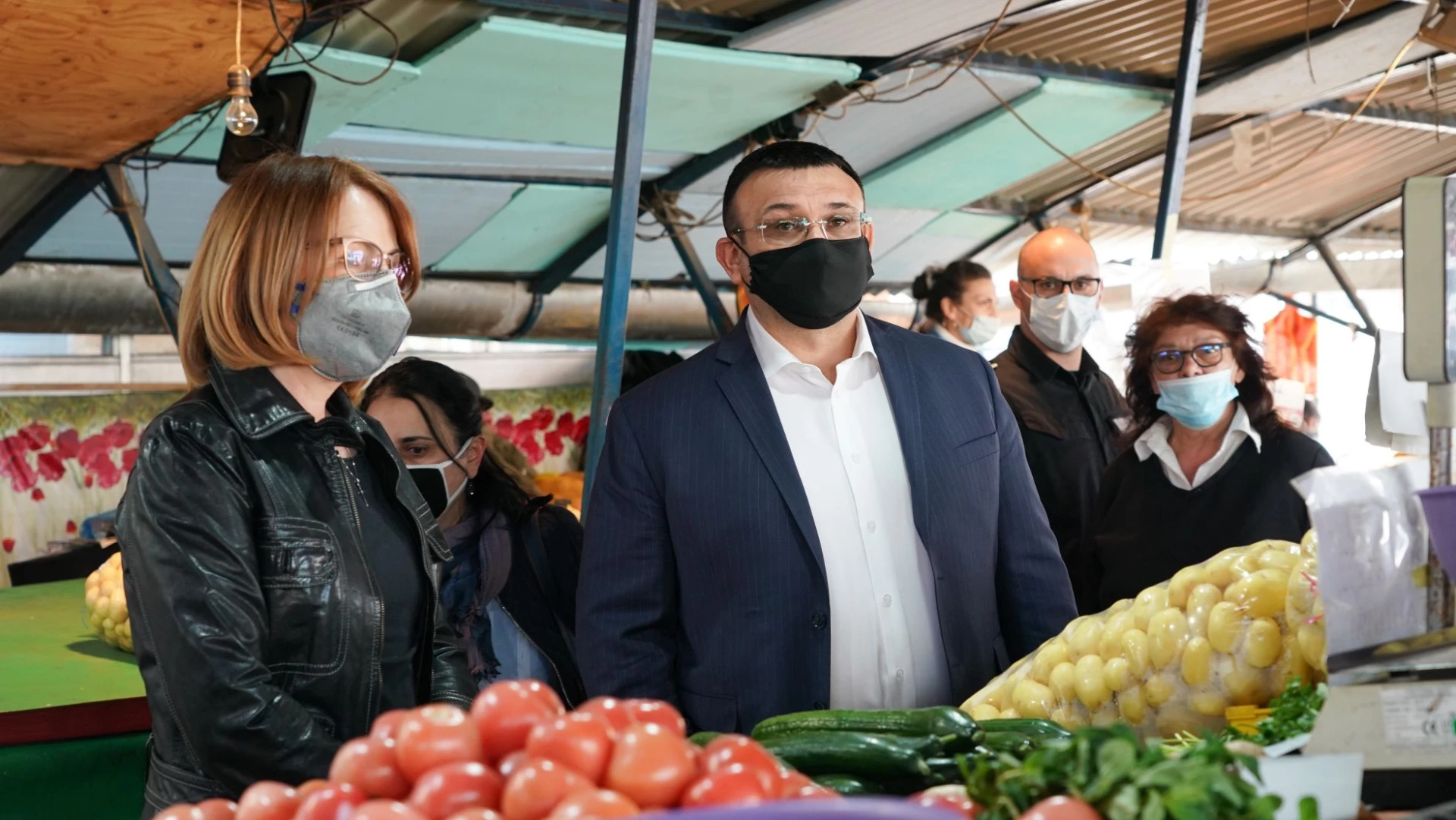 Младенов и Фандъкова провериха столичния пазар „Красно село“