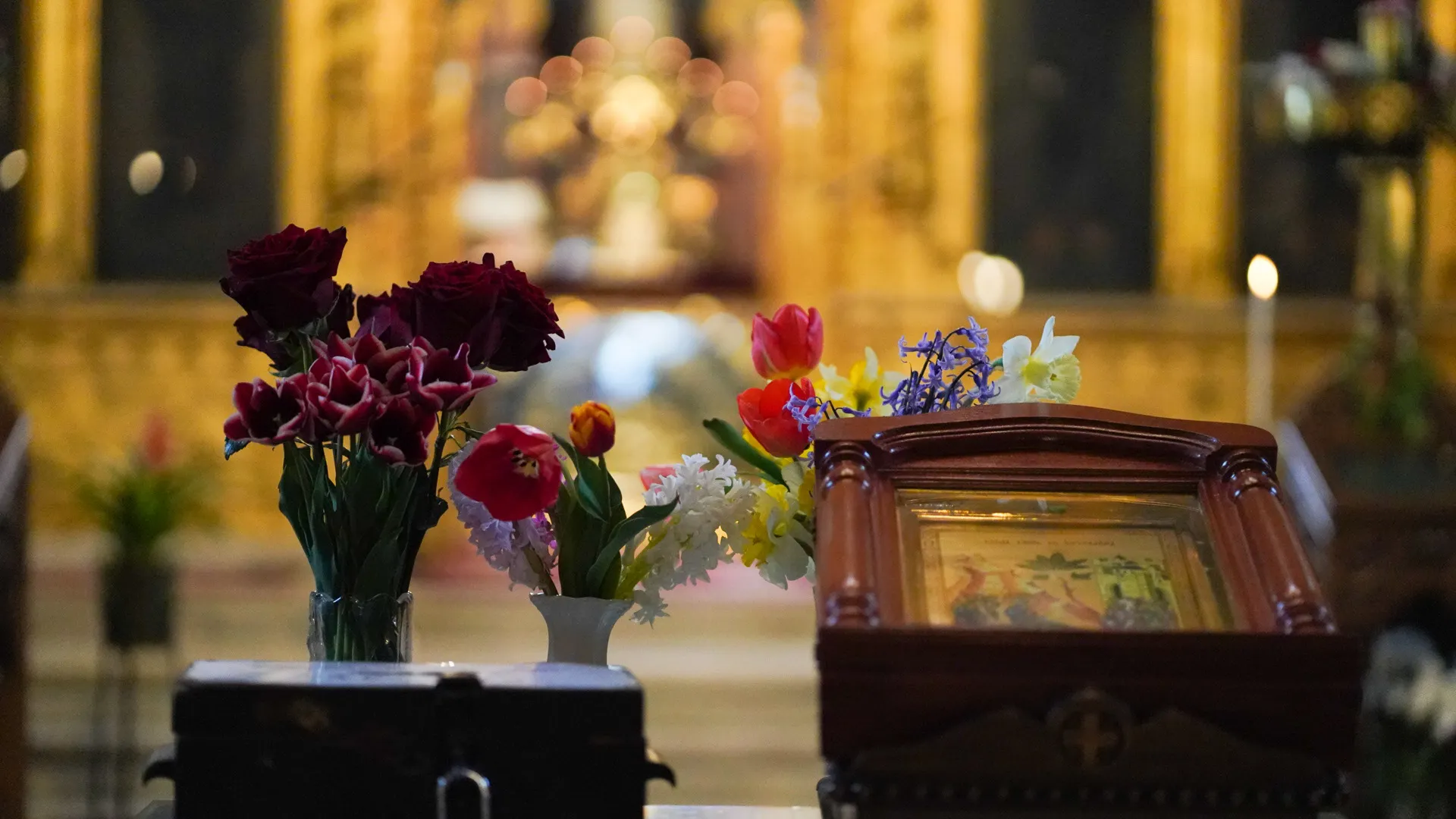 Празничната литургия за Цветница в „Св. Александър Невски“