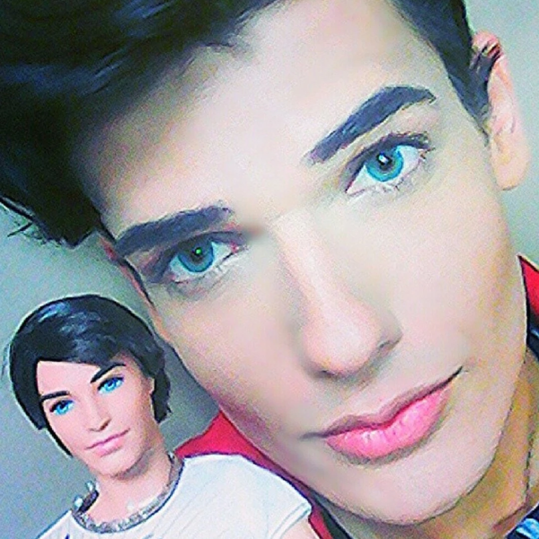 Човешката кукла Барби и… фотошопът