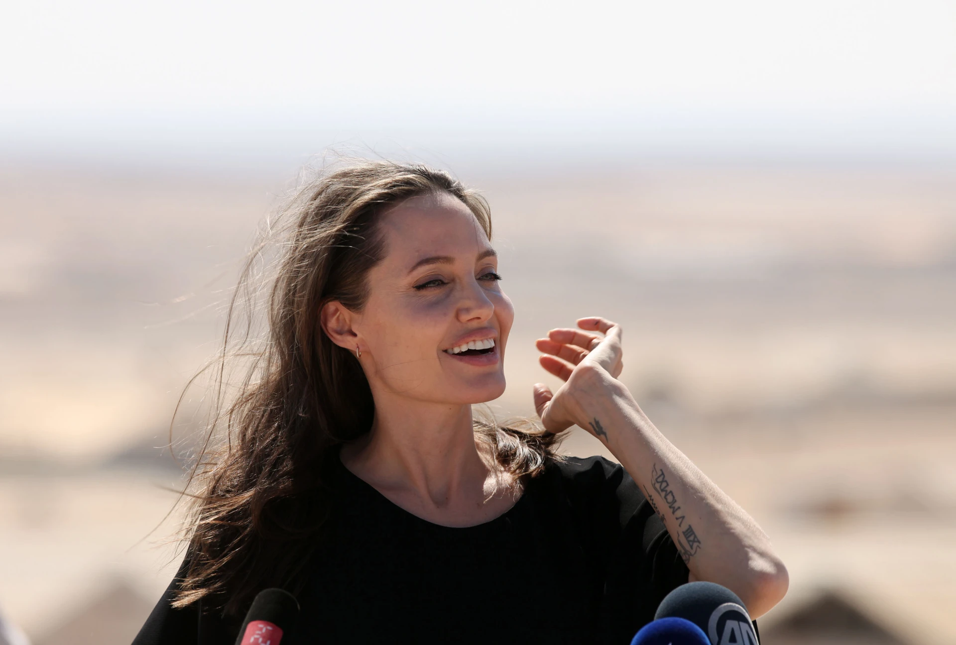 Делото за попечителство между Брад и Джоли се разгорещява: Анджелина може да загуби децата