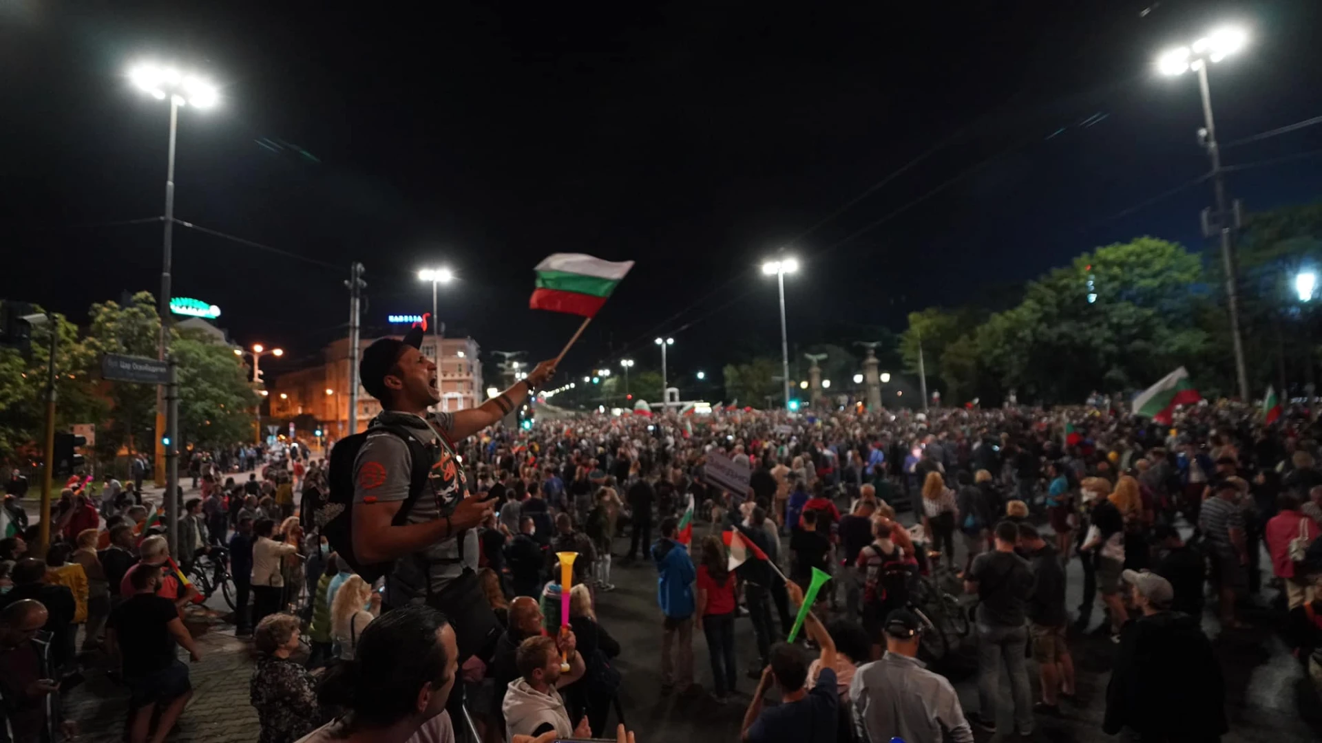 Ден 30: Протестът в София в снимки