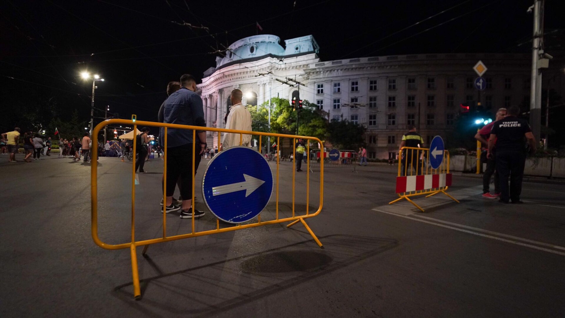 Ден 34 на недоволство в София: Протестиращи блокираха отново кръстовището при Софийския университет