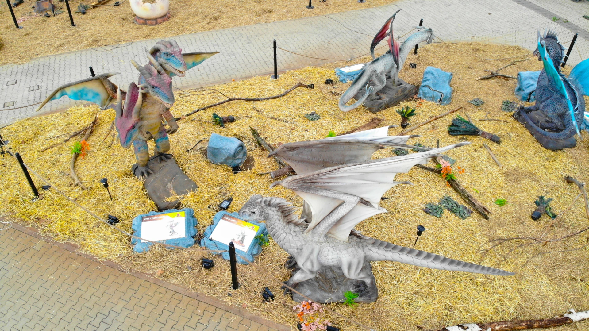 Фентъзи парк на открито с дракони от цял свят в София