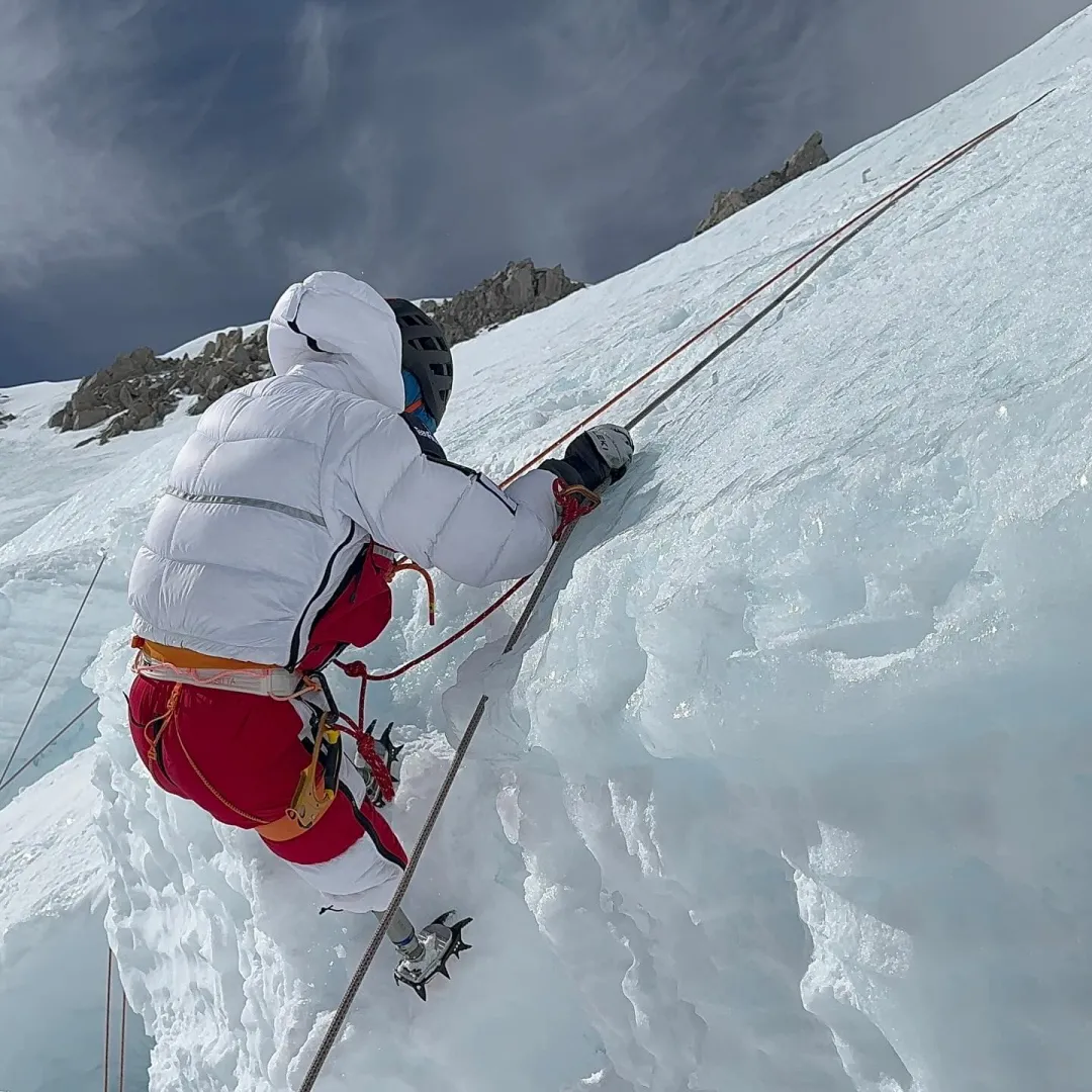  Алпинист с ампутирани крайници. 