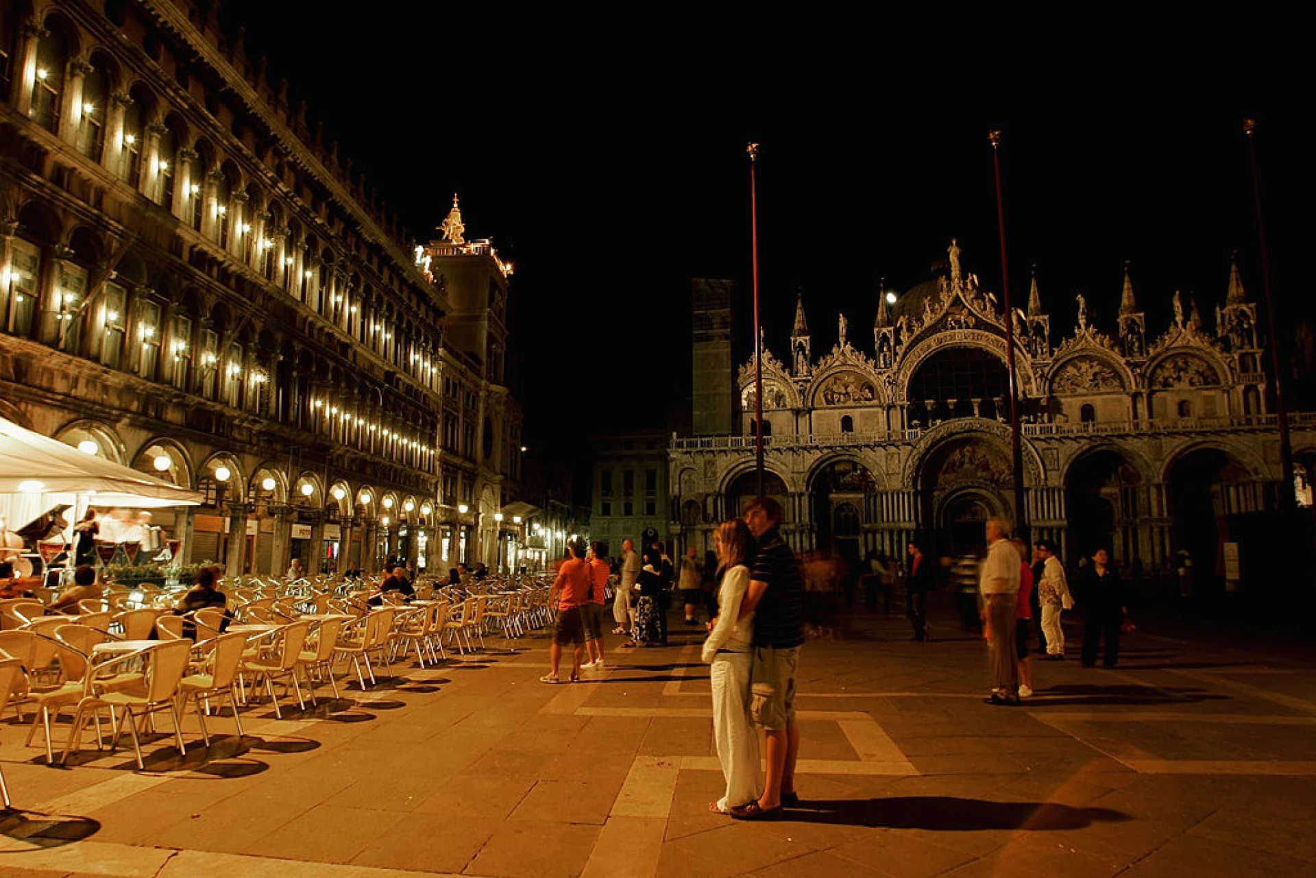 Карнавалът във Венеция - дни на разточителство и невъздържание (ВИДЕО)