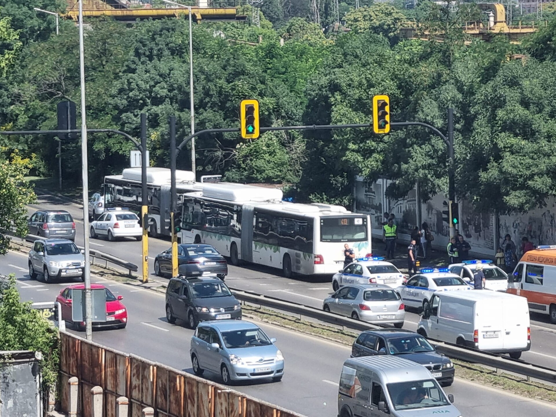 Два автобуса се удариха в София